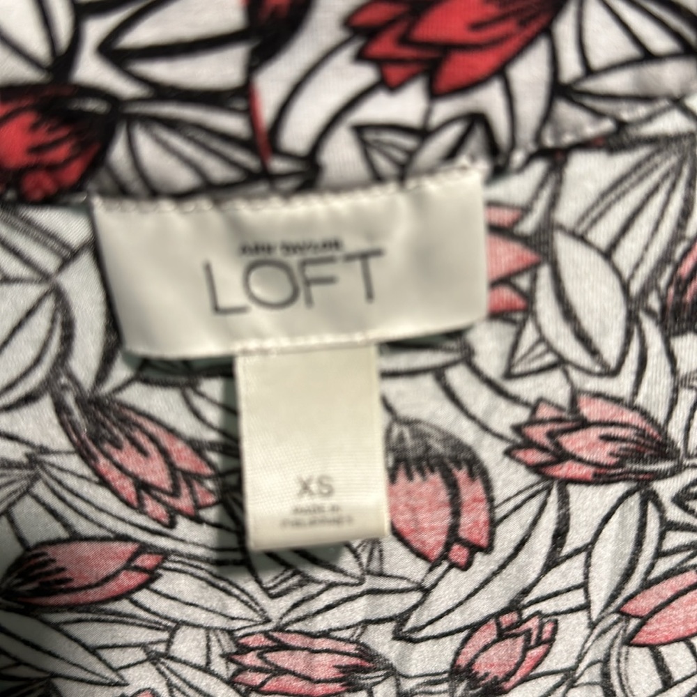 Ann Taylor Loft tank - Picture 2 of 2